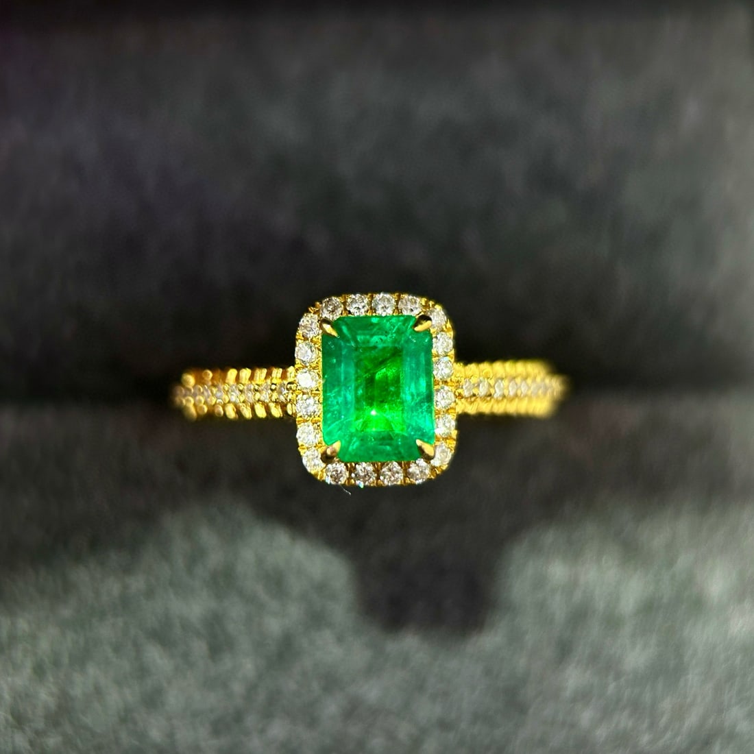 14k Gold 1.84 Ctw Vivid Green Natural Emerald & Diamond Ring: Ref:230942126 // gold content:14k gold // ring size:7. 25us // // main gemstone:emerald // shape:octagonal // carat weight:1. 45ct // color:vivid green // treatment:natural // // adjacent gemstone 2 :