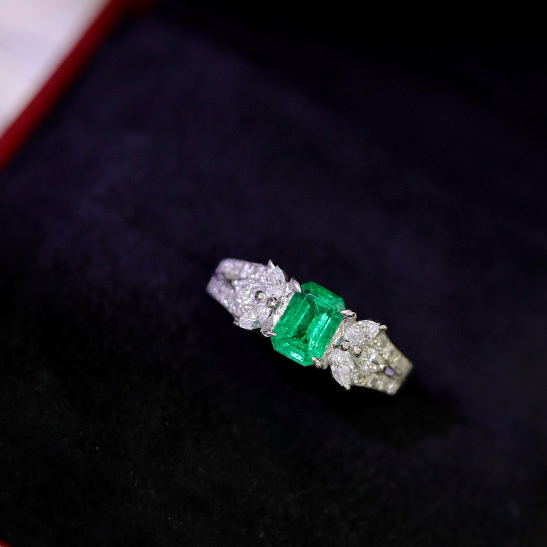 14k Gold 1.17 Ctw Vivid Green Natural Emerald & Diamond Ring - 3