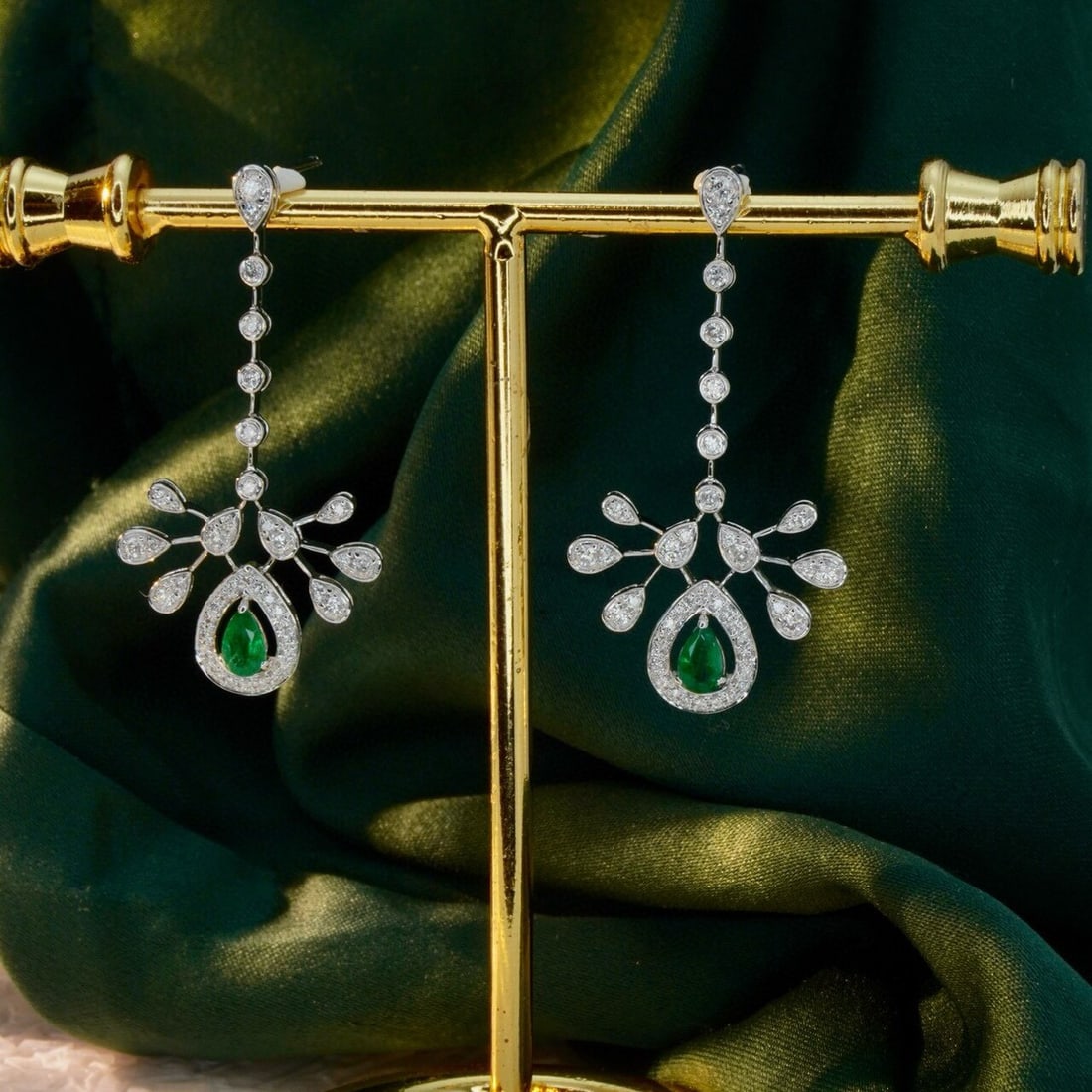 14k Gold 1.04 Ctw Vivid Green Natural Emerald & Diamond Earrings - 3