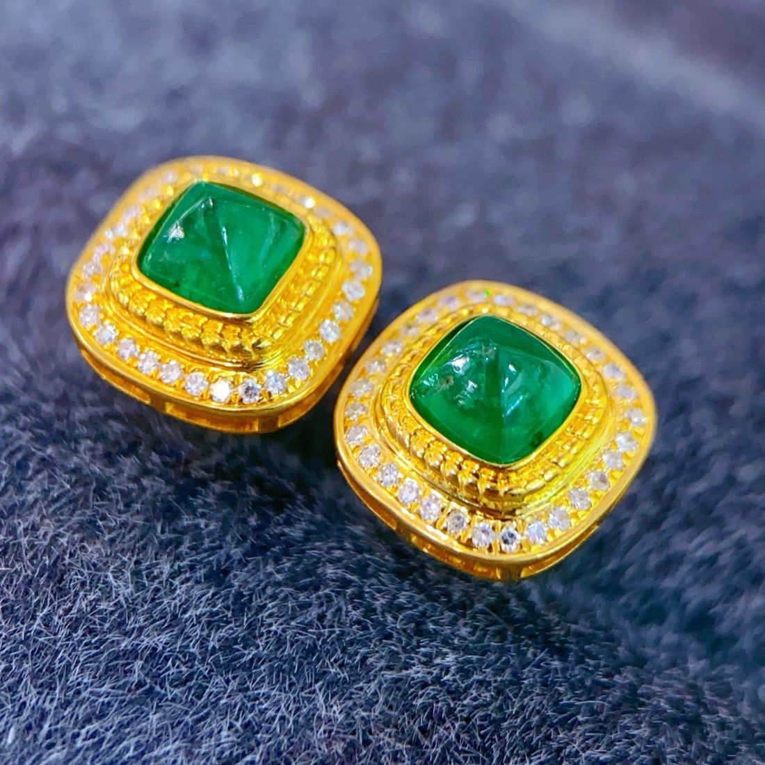 14k Gold 1 Ct Vivid Green Natural Emerald & Diamond Earrings - 4