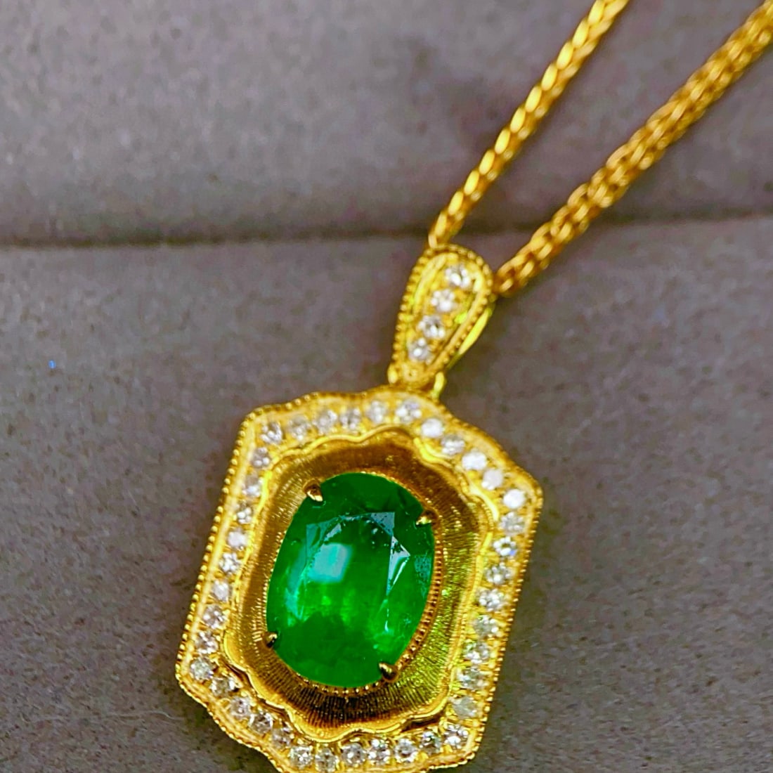 14k Gold 1.76 Ctw Vivid Green Natural Emerald & Diamond Pendant( Without Chain ) - 3