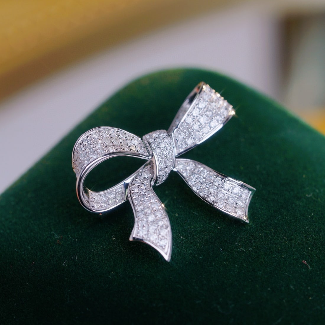 14k Gold 1.05 Ct Natural H Diamond Brooch - 7