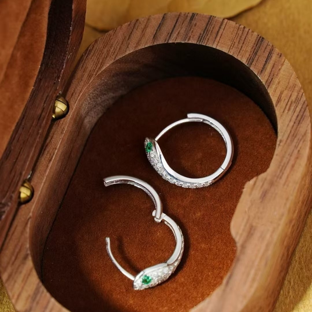 14k Gold 0.44 Ctw Natural Emerald & Diamond Earrings - 5