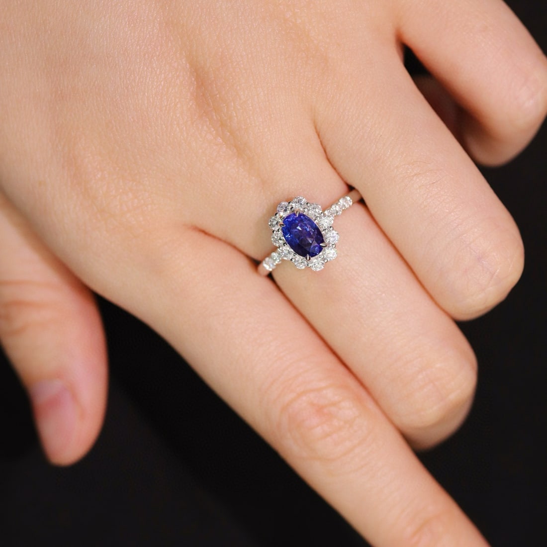 14k Gold 2.23 Ctw Vivid Blue Natural Sapphire & Diamond Ring - 7