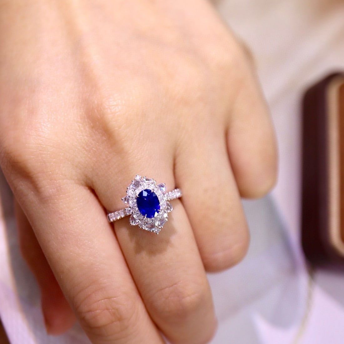 14k Gold 1.90 Ctw Vivid Blue Natural Sapphire & Diamond Ring - 6