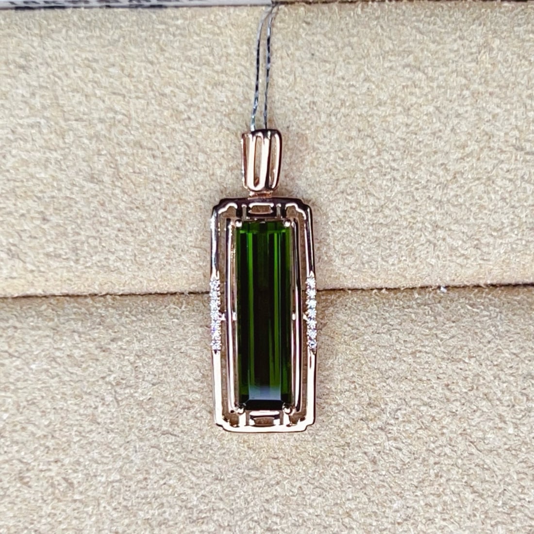 14k Gold 8.28 Ctw Natural Tourmaline & Diamond Pendant( Without Chain ): Ref:230942329 // gold content:14k gold // main gemstone:tourmaline // shape:octagonal // carat weight:8. 2ct // color:green // treatment:natural // // adjacent gemstone 2 : diamond // number of