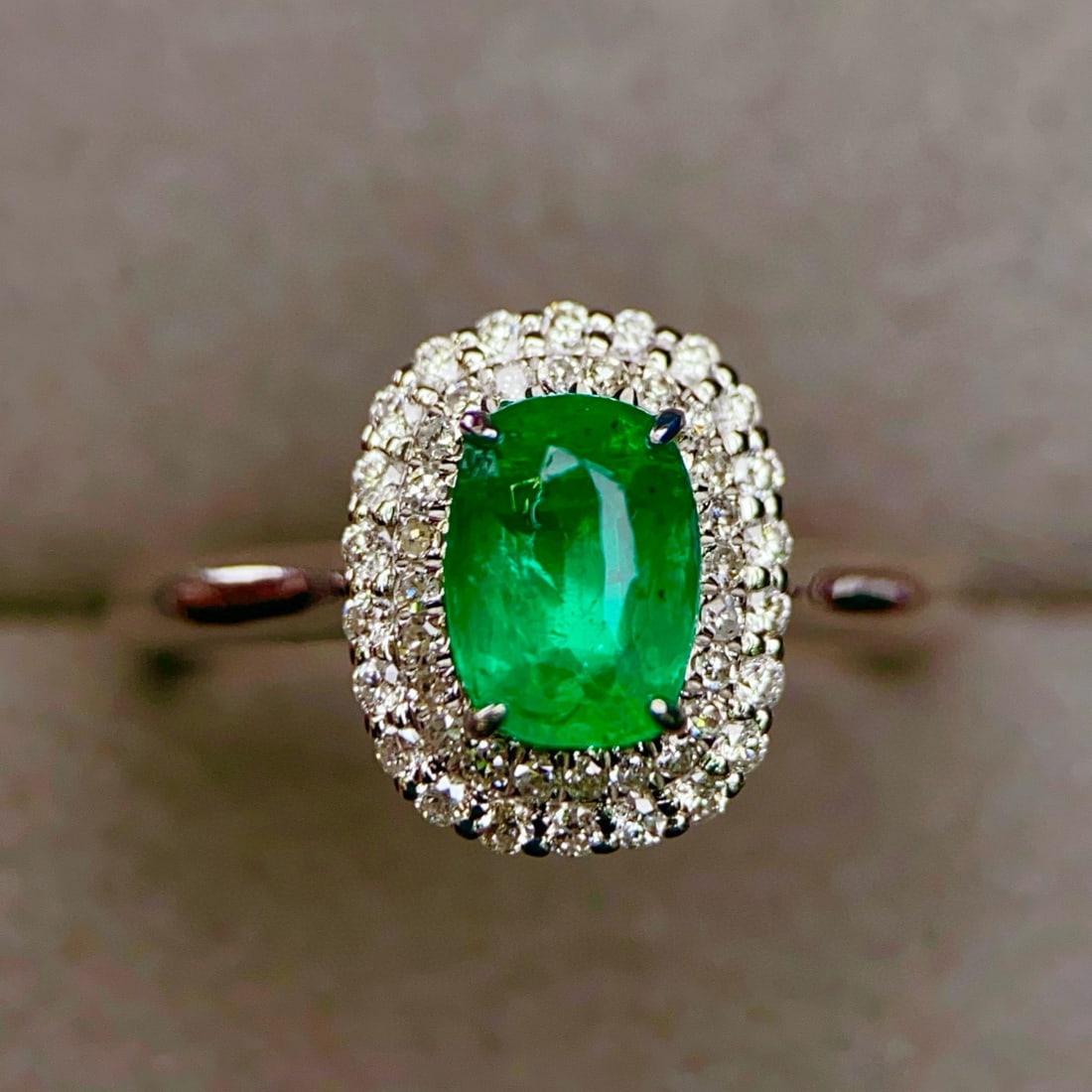 14k Gold 1.64 Ctw Vivid Green Natural Emerald & Diamond Ring: Ref:230942343 // gold content:14k gold // ring size:7. 25us // // main gemstone:emerald // shape:cushion // carat weight:1. 2ct // color:vivid green // treatment:natural // // adjacent gemstone 2 : di