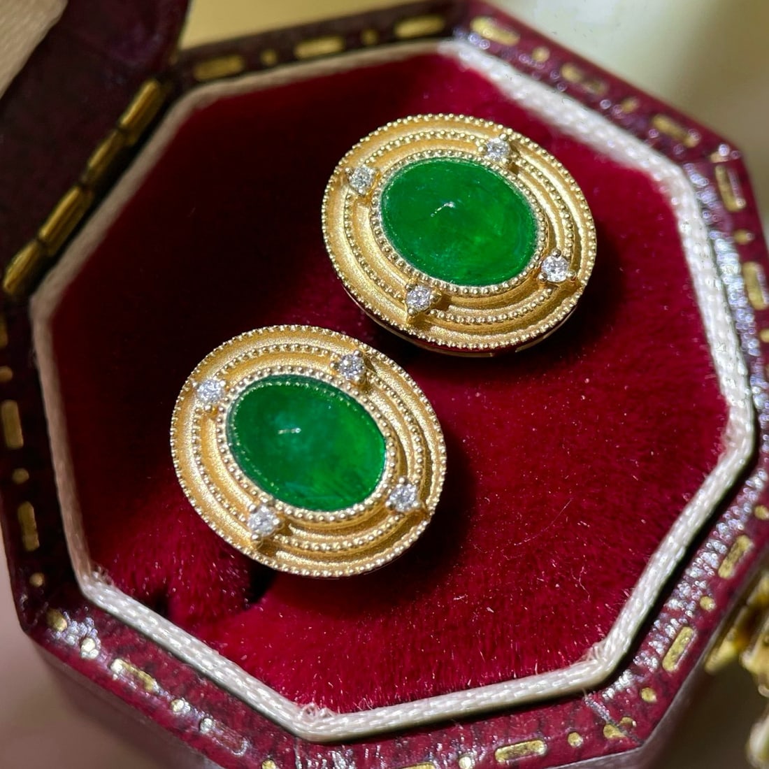 14k Gold 1.08 Ctw Vivid Green Natural Emerald & Diamond Earrings - 2