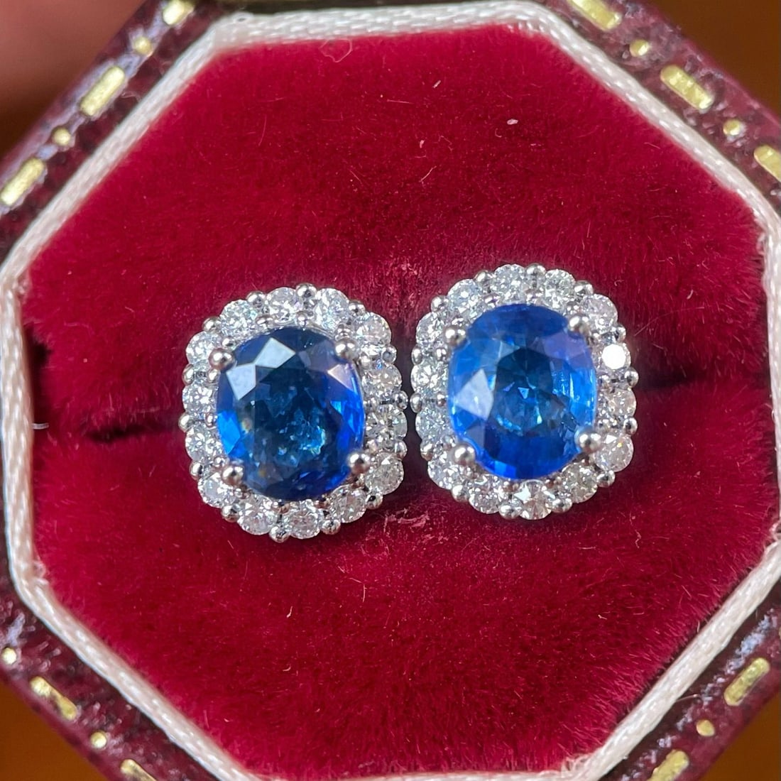 14k Gold 1.48 Ctw Natural Sapphire & Diamond Earrings: Ref:230942392 // gold content:14k gold // main gemstone:sapphire // shape:oval // carat weight:1. 2ct // color:blue // treatment:natural // // adjacent gemstone 2 : diamond // shape:round // carat