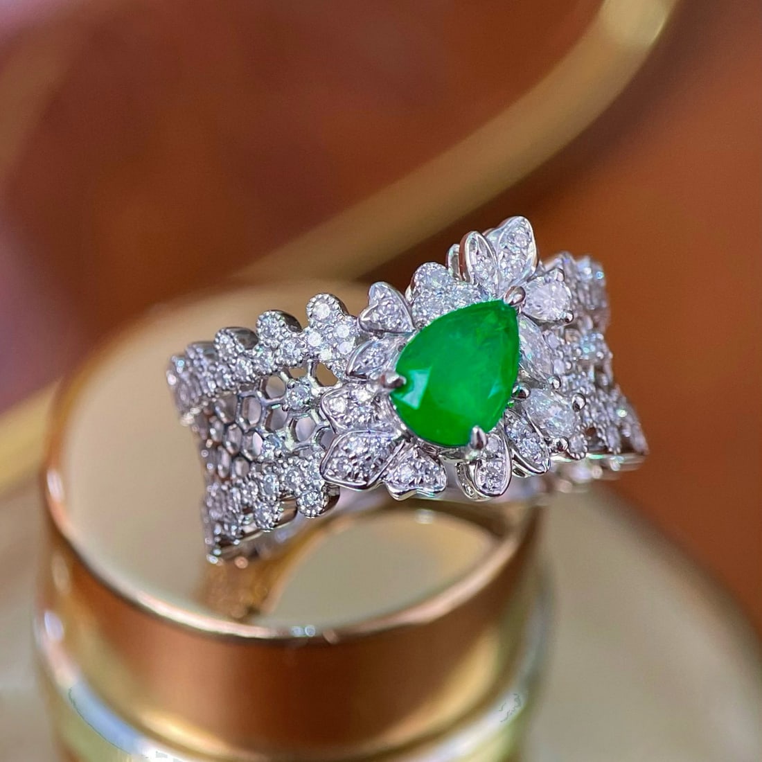 14k Gold 1.19 Ctw Vivid Green Natural Emerald & Diamond Ring - 3