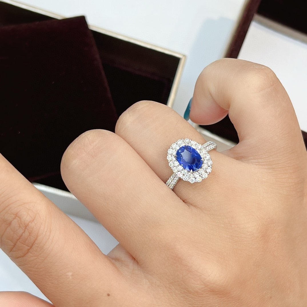 14k Gold 2.33 Ctw Vivid Blue Natural Sapphire & Diamond Ring - 7
