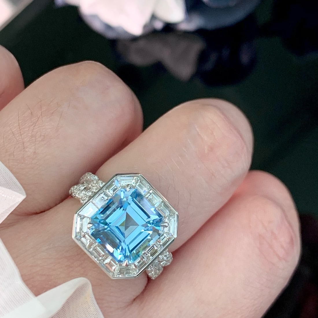 14k Gold 4.99 Ctw Natural Aquamarine & Diamond Ring - 5