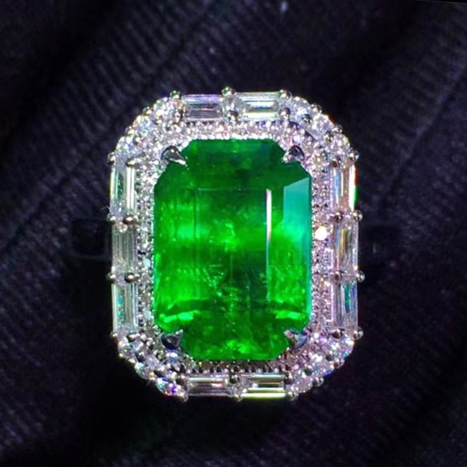 14k Gold 3.73 Ct Vivid Green Natural Emerald & Diamond Ring/pendant( Without Chain ): Ref:230939001 // gold content:14k gold // ring size:7. 25us // // main gemstone:emerald // shape:octagonal // carat weight:3. 73ct // color:vivid green // treatment:natural // // adjacent gemstone