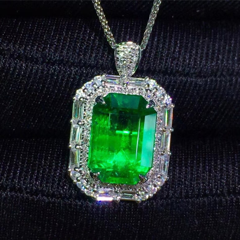 14k Gold 3.73 Ct Vivid Green Natural Emerald & Diamond Ring/pendant( Without Chain ) - 2