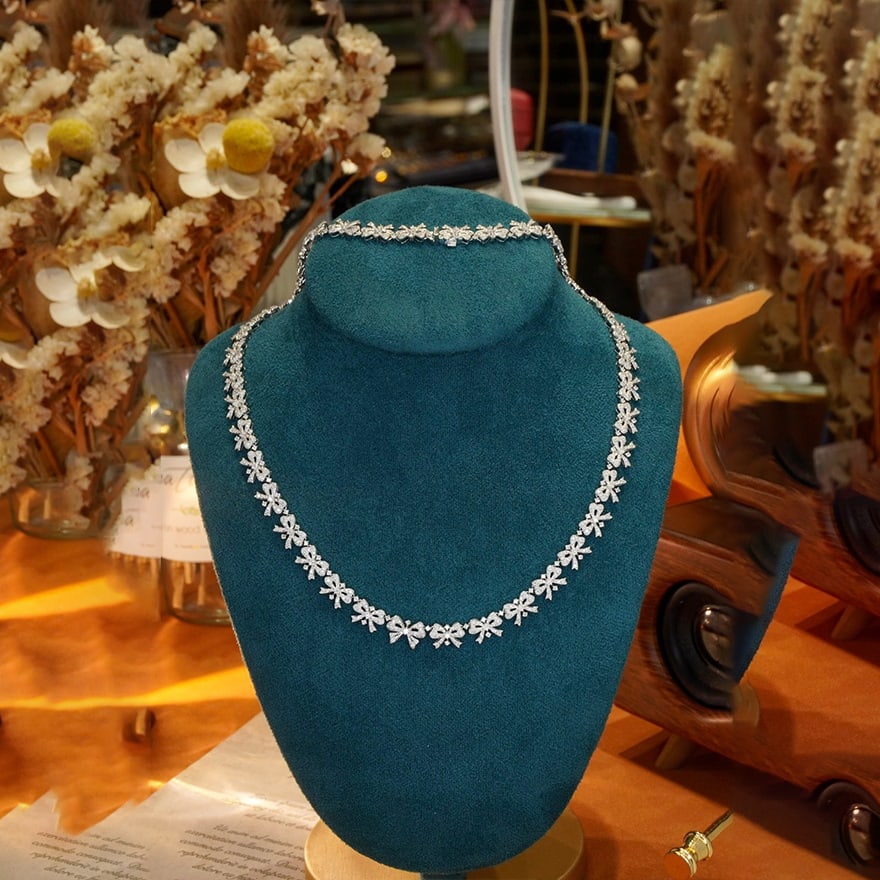 14k Gold 3.8 Ct Natural H Diamond Necklace: Ref:230939029 // gold content:14k gold // main gemstone:diamond // shape:round // carat weight:3. 8ct // clarity grade:vs-si // color:h // treatment:natural // cut grade:g // Condition: NewLow