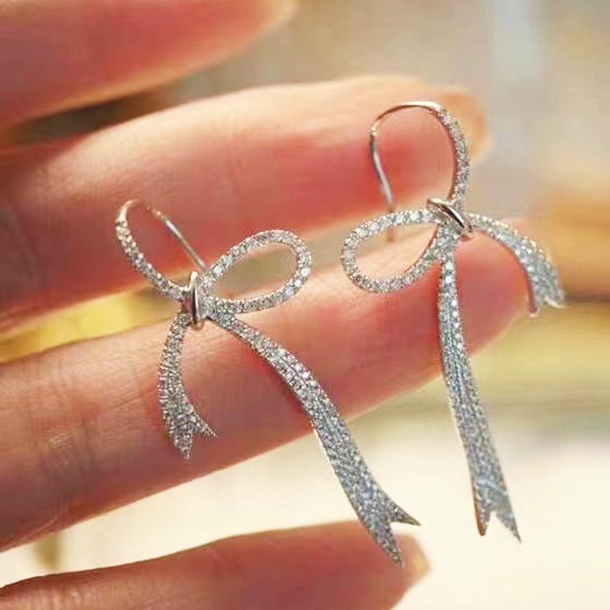 14k Gold 0.88 Ct Natural H Diamond Earrings: Ref:230939082 // gold content:14k gold // main gemstone:diamond // shape:round // carat weight:0. 88ct // clarity grade:vs-si // color:h // treatment:natural // cut grade:g // Condition: New Low Esti