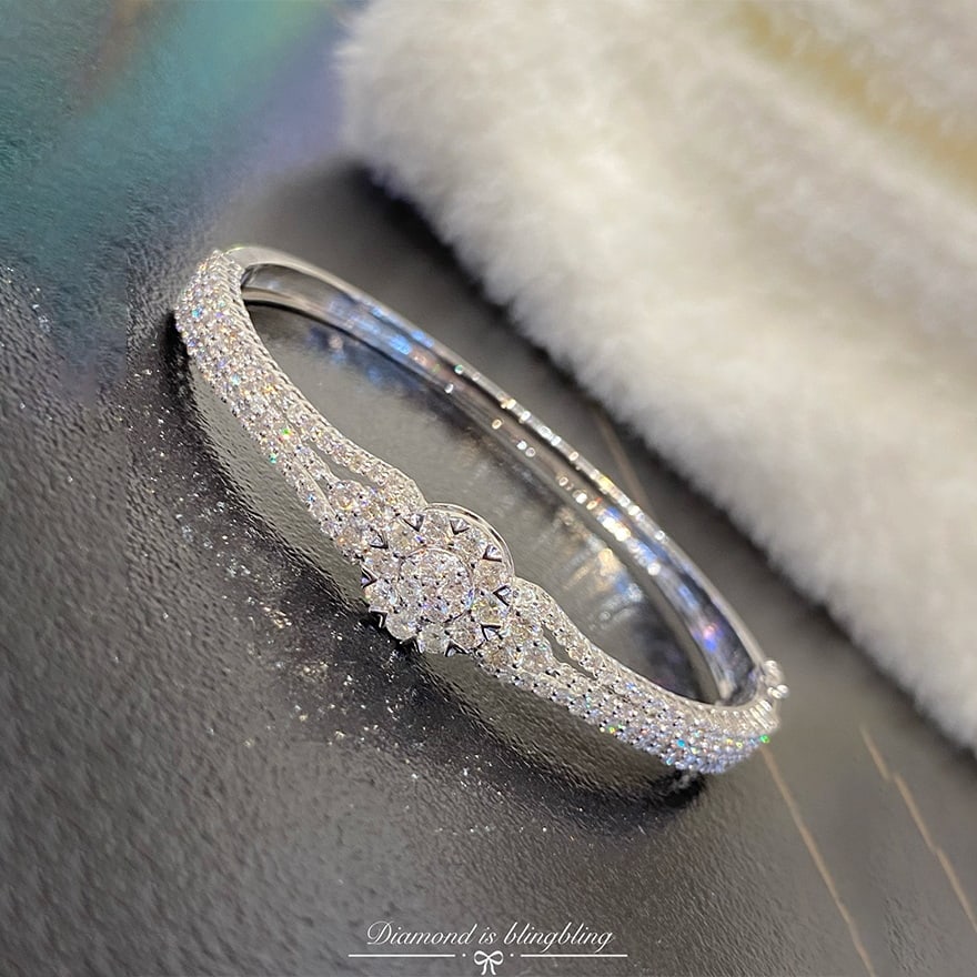 14k Gold 3 Ct Natural H Diamond Bangle - 6