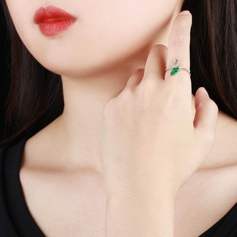 14k Gold 0.56 Ctw Vivid Green Natural Emerald & Diamond Ring - 5