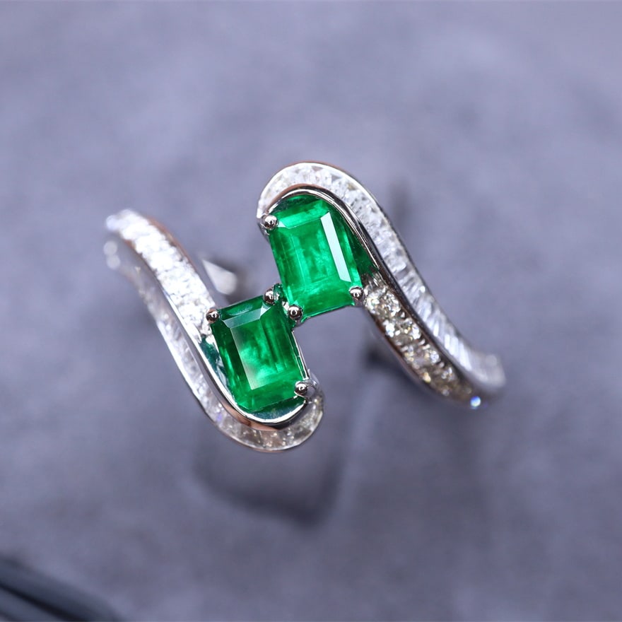 14k Gold 1.02 Ctw Natural Emerald & Diamond Ring - 9