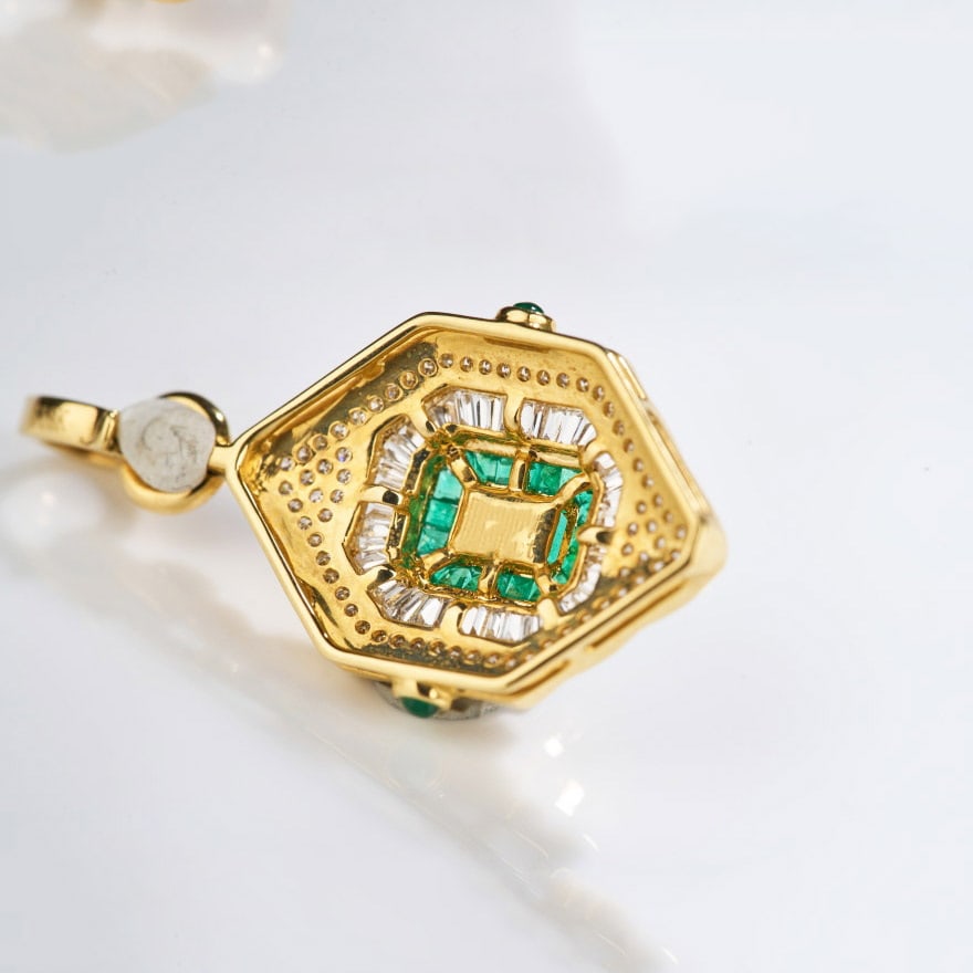 14k Gold 0.69 Ctw Vivid Green Natural Emerald & Diamond Pendant( Without Chain ) - 4
