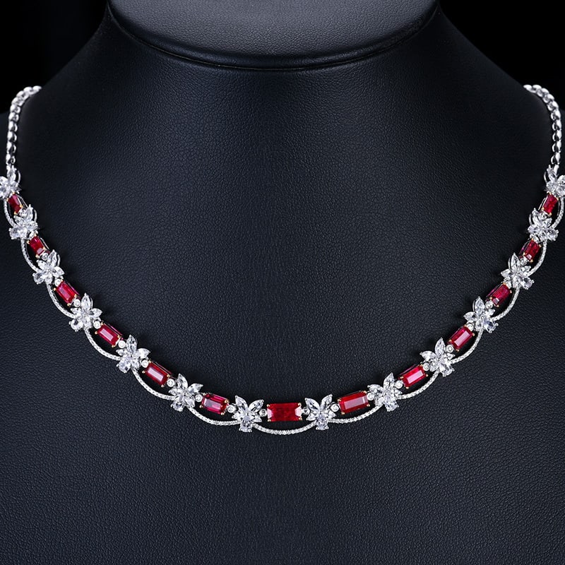 14k Gold 4.50 Ctw Natural Ruby & Diamond Necklace: Ref:230939192 // gold content:14k gold // main gemstone:ruby // shape:octagonal // carat weight:4. 05ct // color:pigeonblood red // treatment:natural // // adjacent gemstone 2 : diamond // number