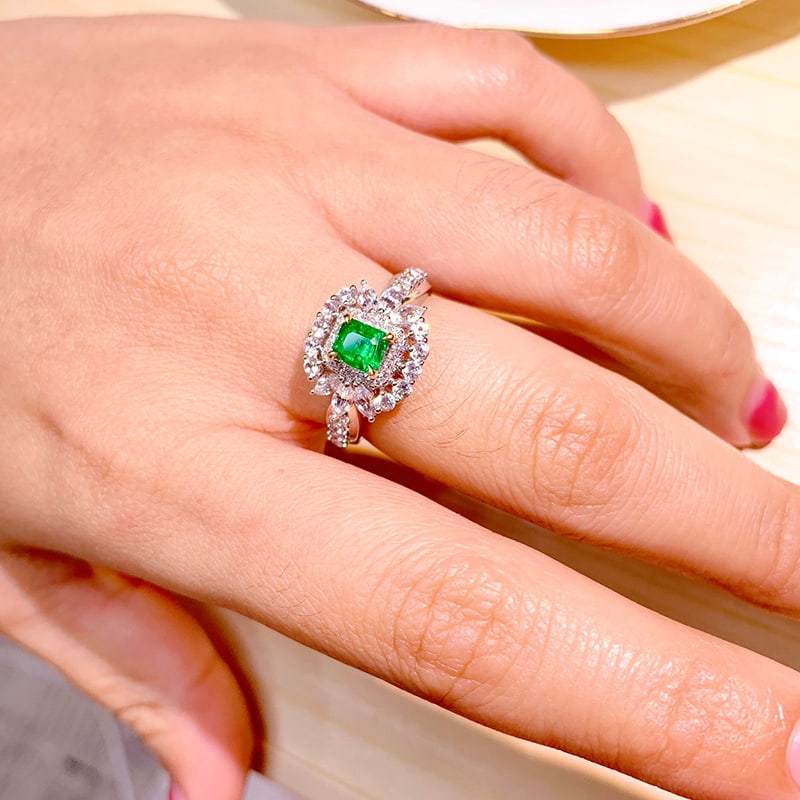 14k Gold 0.66 Ctw Vivid Green Natural Emerald & Diamond Ring - 4