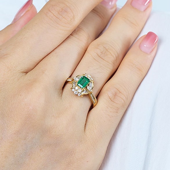 14k Gold 0.91 Ctw Vivid Green Natural Emerald & Diamond Ring - 2