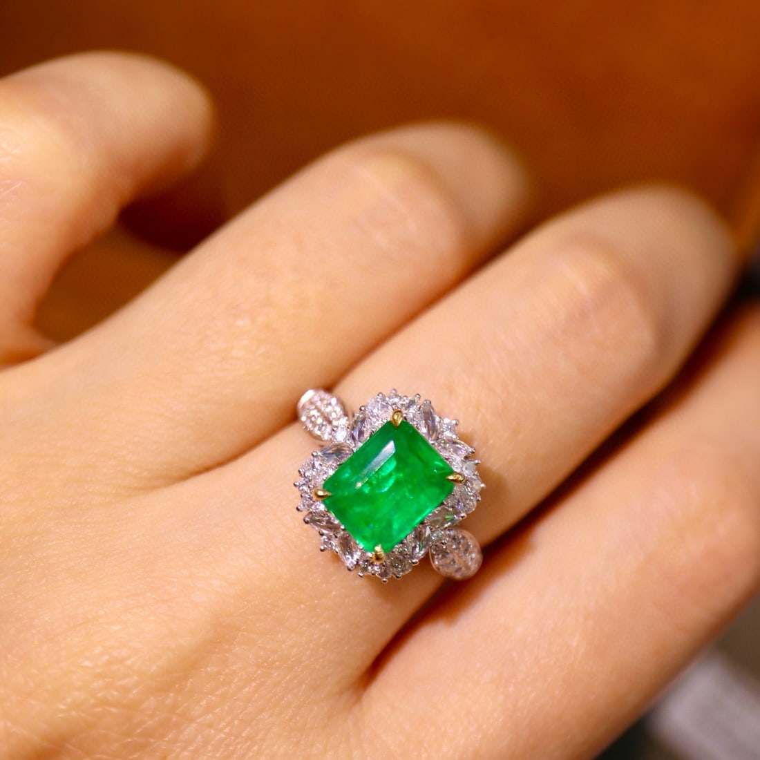 14k Gold 3.40 Ctw Vivid Green Natural Emerald & Diamond Ring - 3