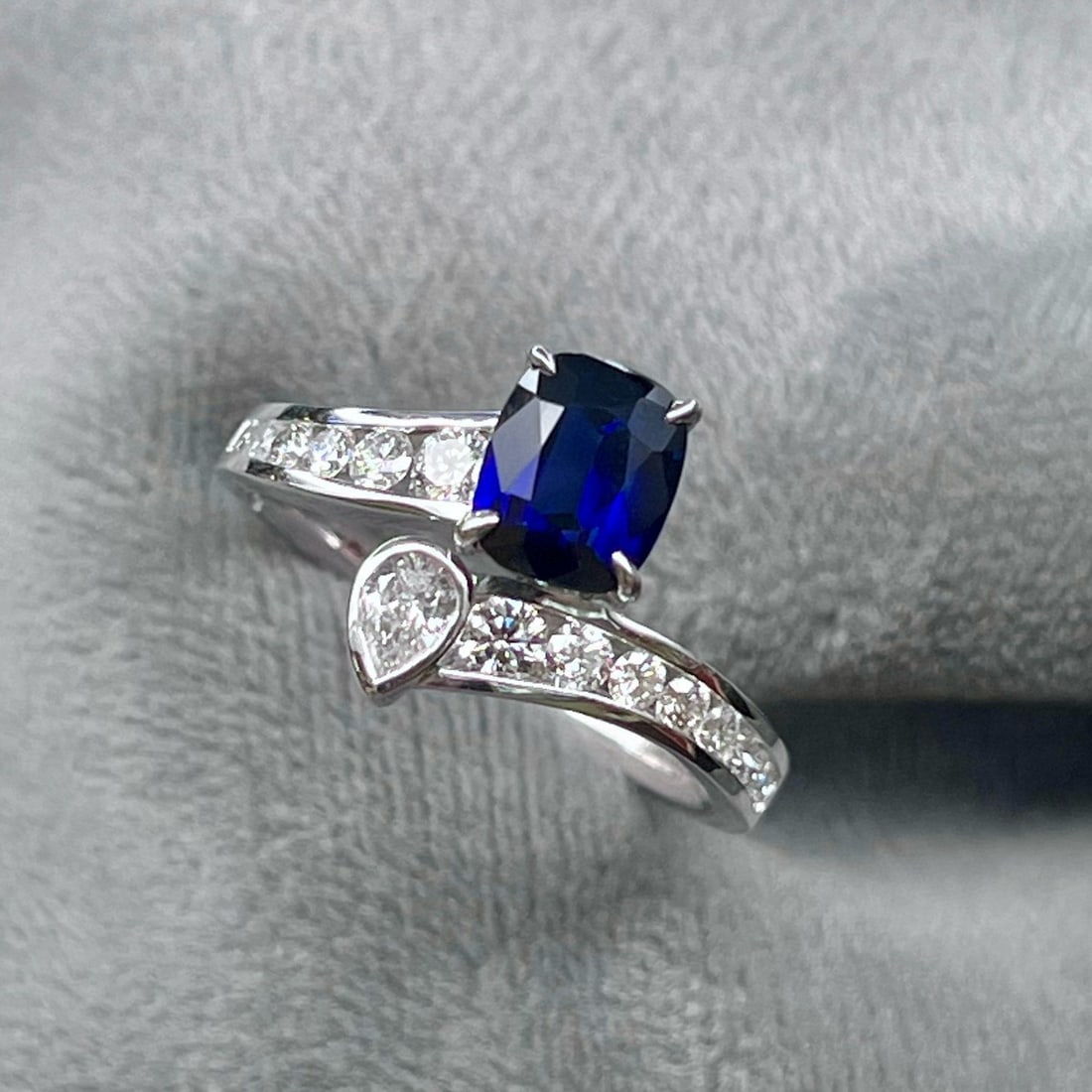 14k Gold 2.12 Ctw Natural Sapphire & Diamond Ring - 2