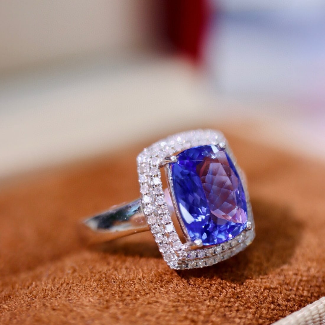 14k Gold 3.37 Ctw Natural Tanzanite & Diamond Ring - 2