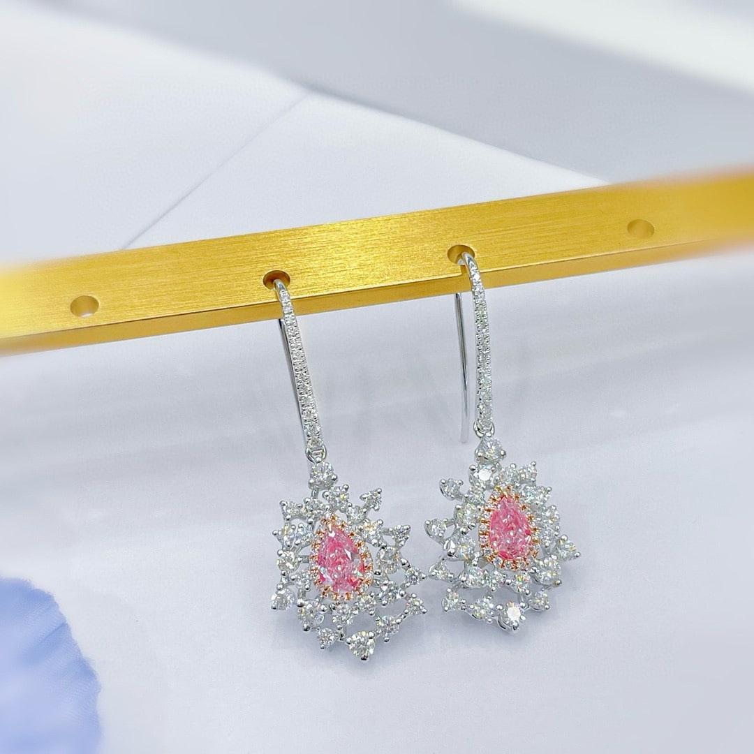 14k Gold 2.83 Ctw Natural Pink Diamond & Diamond Earrings: Ref:230940030 // gold content:14k gold // main gemstone:pink diamond // shape:pear // carat weight:1. 01ct // color:pink // treatment:natural // // adjacent gemstone 2 : diamond // shape:round //