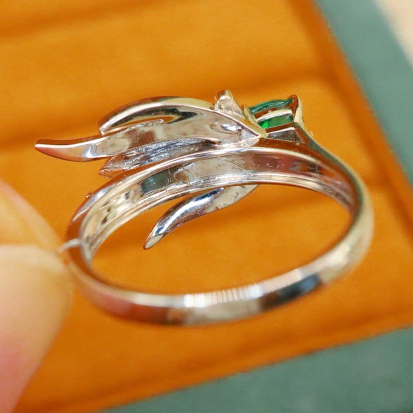 14k Gold 0.73 Ctw Vivid Green Natural Emerald & Diamond Ring - 5