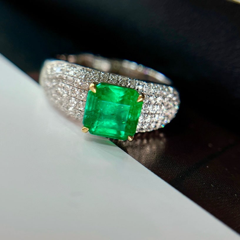 14k Gold 1.55 Ct Vivid Green Natural Emerald & Diamond Ring - 3