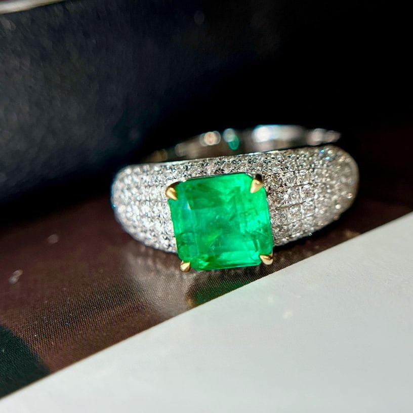 14k Gold 1.55 Ct Vivid Green Natural Emerald & Diamond Ring - 5