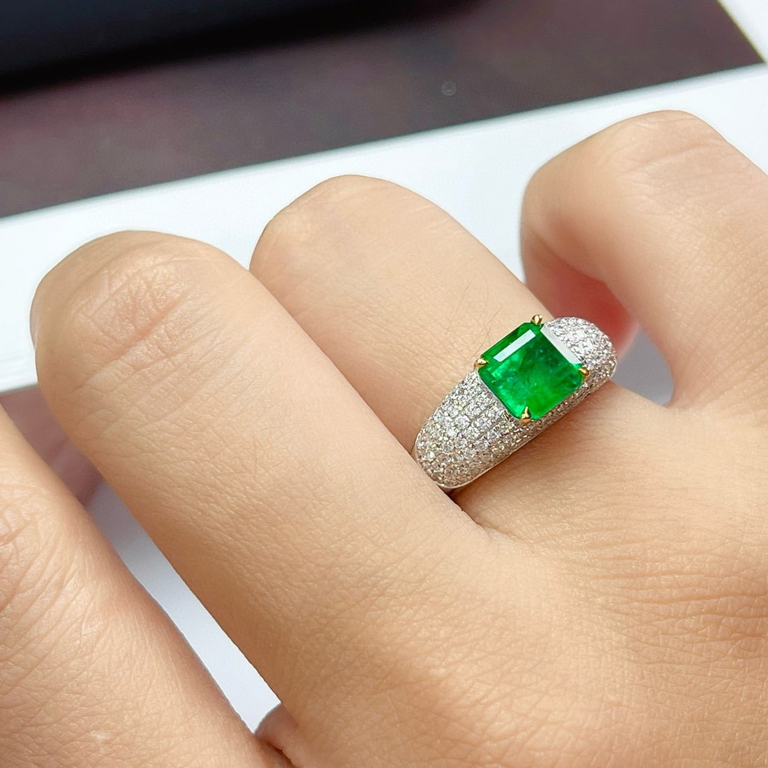 14k Gold 1.55 Ct Vivid Green Natural Emerald & Diamond Ring - 8