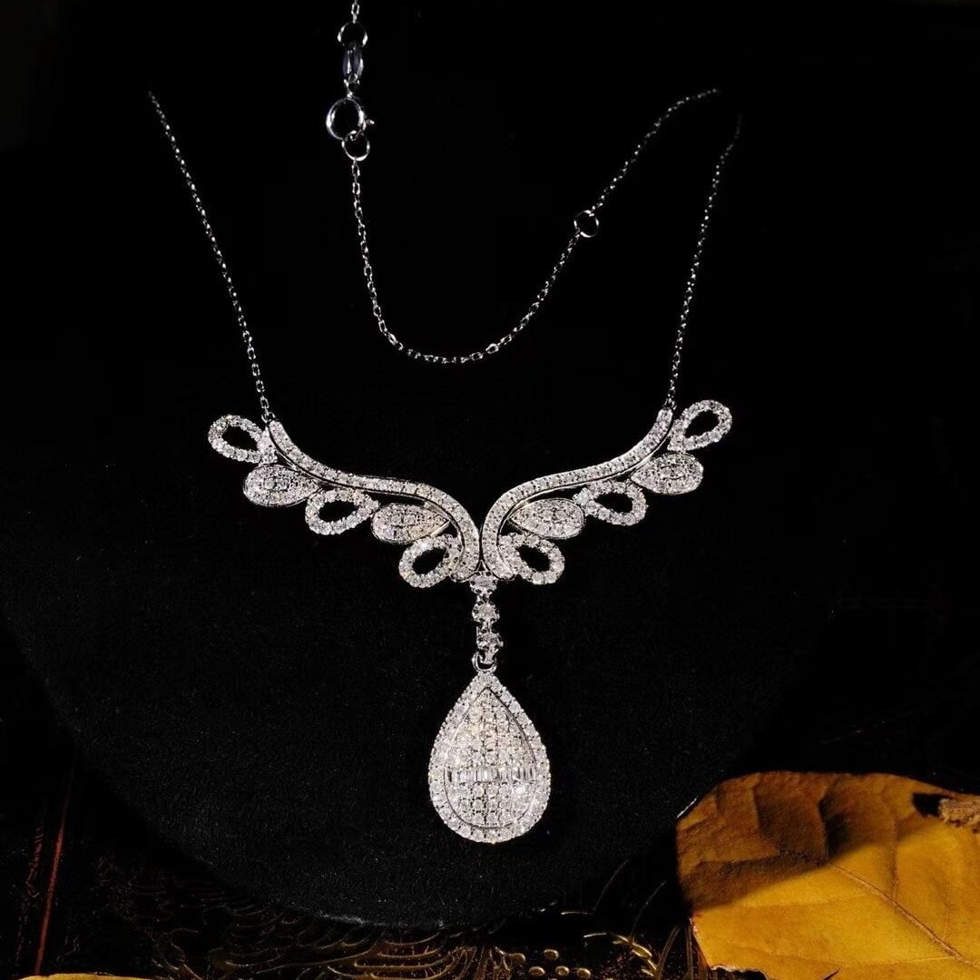 14k Gold 1.88 Ct Natural H Diamond Necklace: Ref:230940057 // gold content:14k gold // main gemstone:diamond // shape:multiply // carat weight:1. 88ct // clarity grade:vs-si // color:h // treatment:natural // Condition: NewLow Estimate: