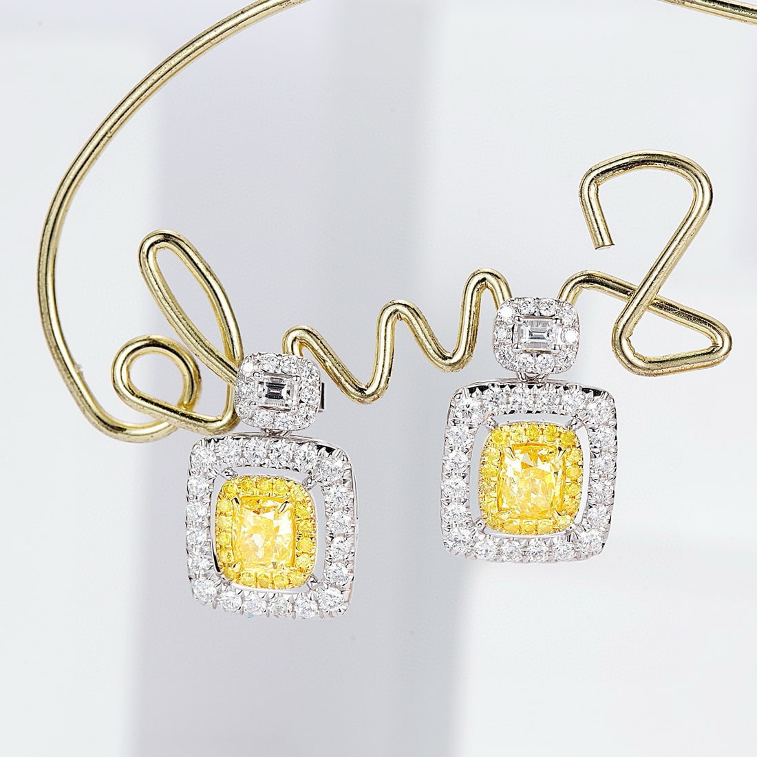 14k Gold 1.95 Ctw Natural Yellow Diamond & Diamond Earrings: Ref:230940062 // gold content:14k gold // main gemstone:yellow diamond // shape:cushion // carat weight:1. 02ct // color:yellow // treatment:natural // // adjacent gemstone 2 : diamond //