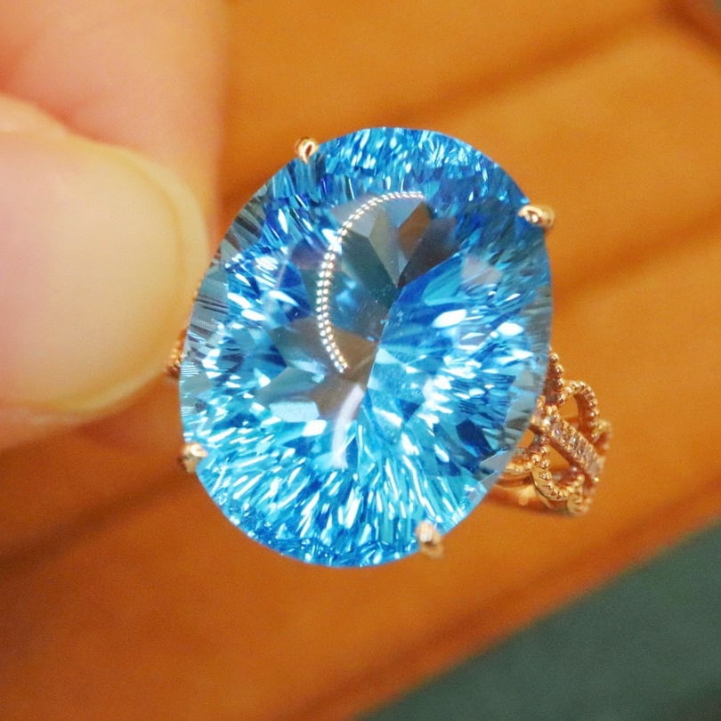 14k Gold 15.75 Ctw Natural Topaz & Diamond Ring - 3