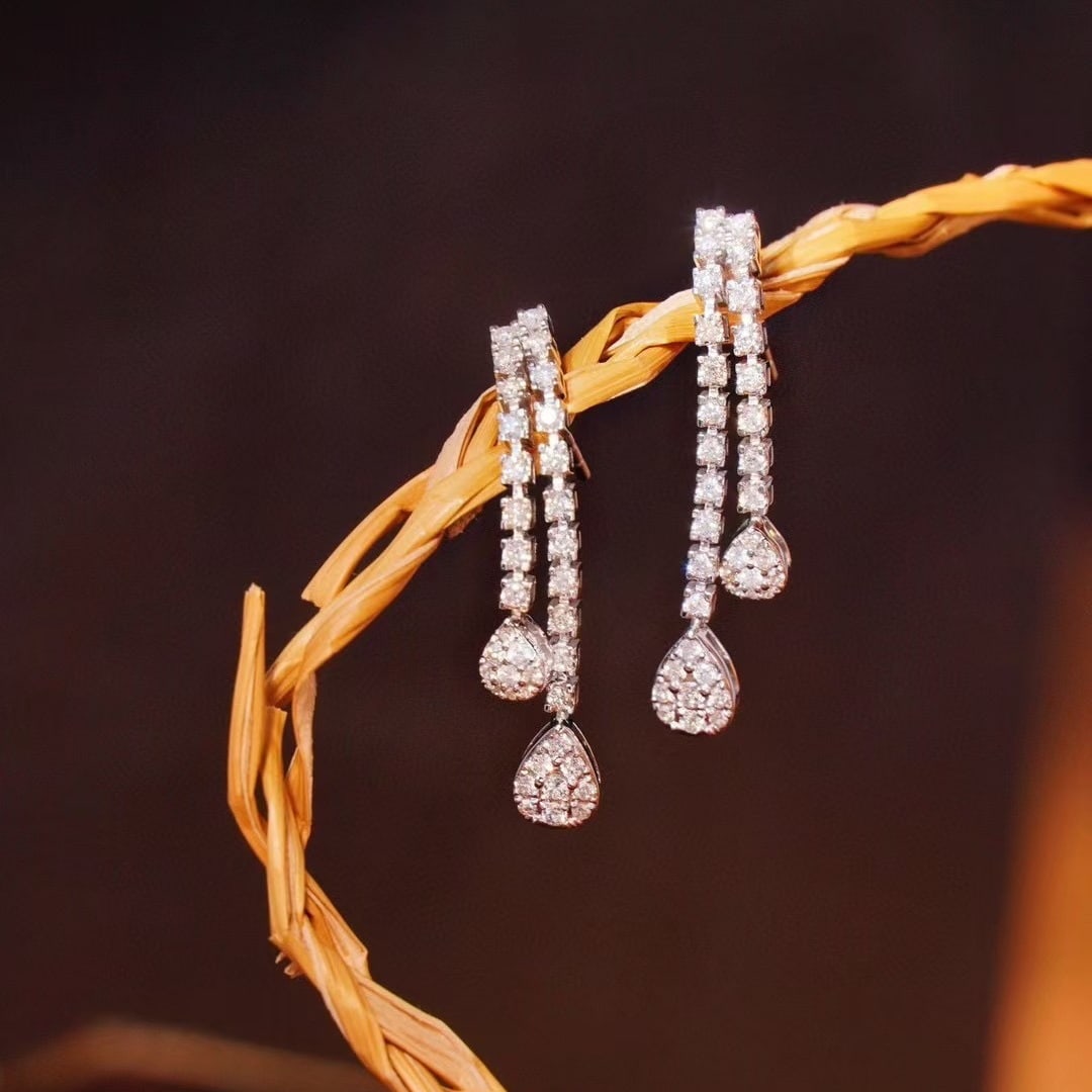 14k Gold 0.8 Ct Natural H Diamond Earrings: Ref:230940072 // gold content:14k gold // main gemstone:diamond // shape:round // carat weight:0. 8ct // clarity grade:vs-si // color:h // treatment:natural // cut grade:g // Condition: NewLow