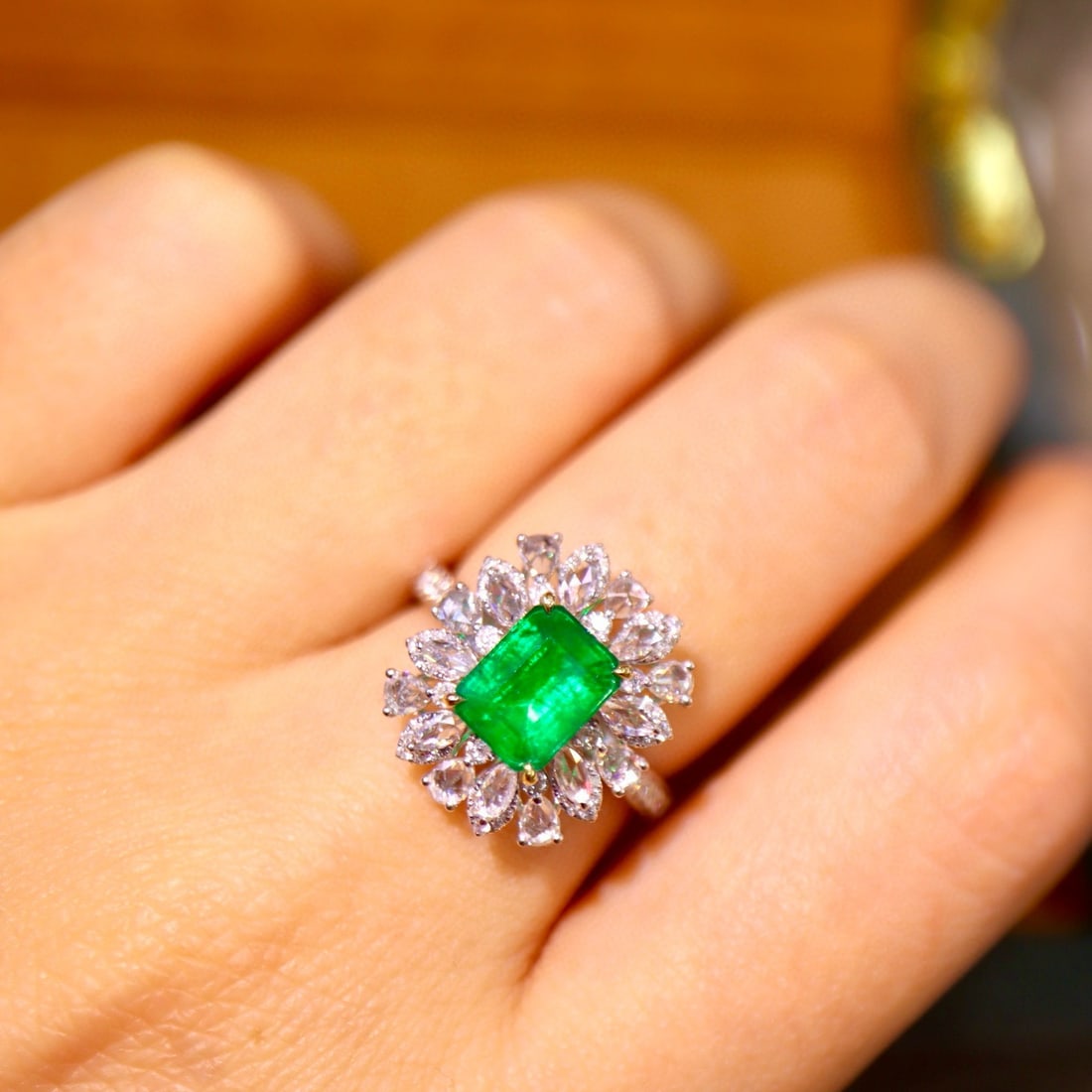 14k Gold 2.42 Ctw Vivid Green Natural Emerald & Diamond Ring - 3