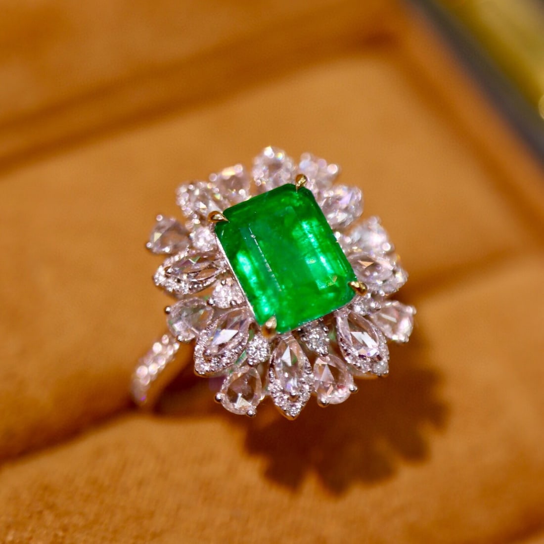 14k Gold 2.42 Ctw Vivid Green Natural Emerald & Diamond Ring - 4