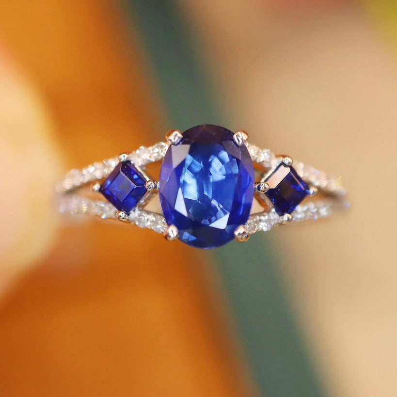 14k Gold 0.89 Ctw Natural Sapphire & Diamond Ring: Ref:230940099 // gold content:14k gold // ring size:7. 25us // // main gemstone:sapphire // shape:oval // carat weight:0. 77ct // color:royal blue // treatment:natural // // adjacent gemstone 2 :