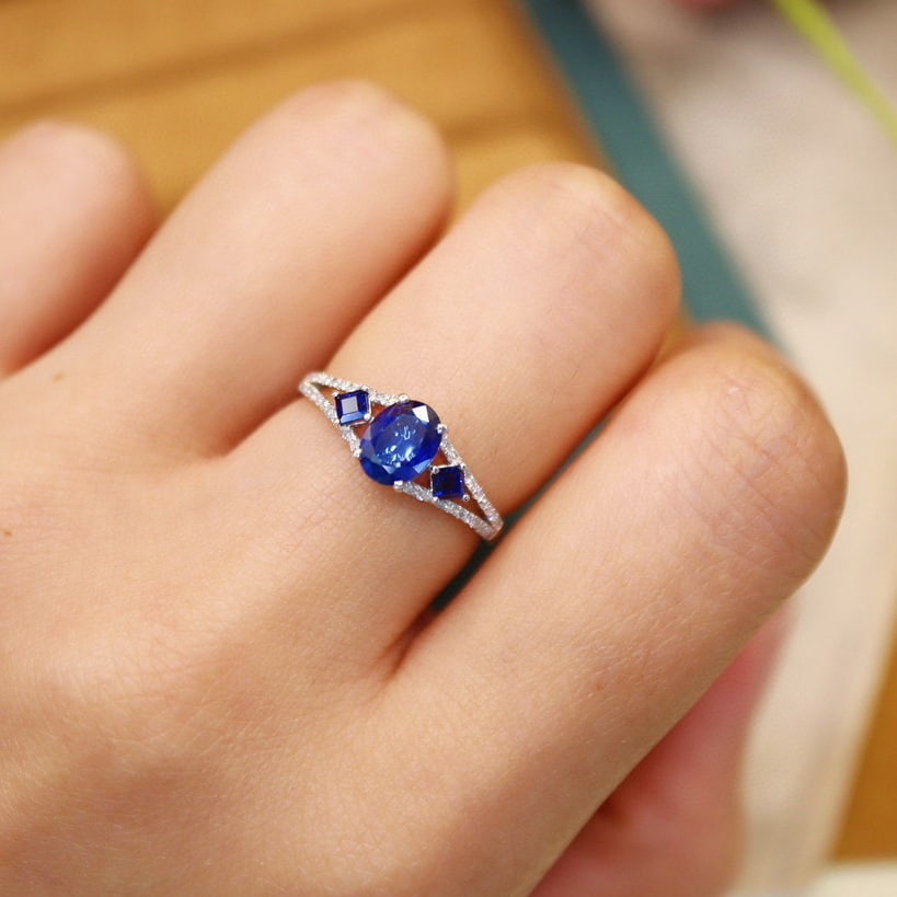 14k Gold 0.89 Ctw Natural Sapphire & Diamond Ring - 5