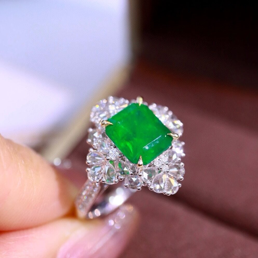 14k Gold 3.25 Ctw Vivid Green Natural Emerald & Diamond Ring - 7