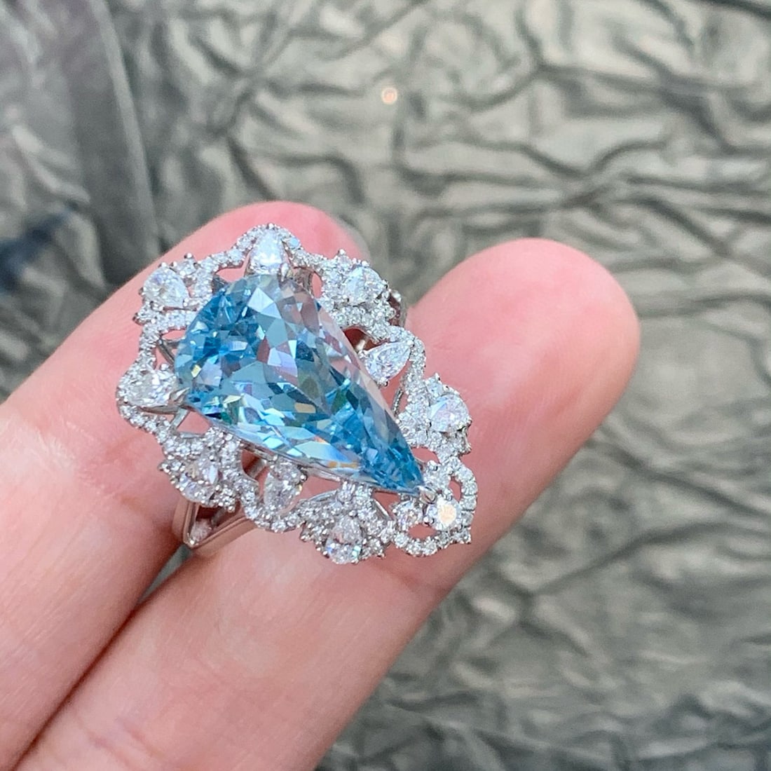 14k Gold 6.13 Ctw Natural Aquamarine & Diamond Ring - 4