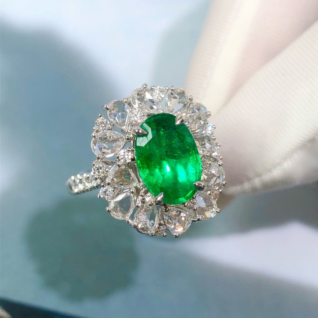 14k Gold 3.28 Ctw Vivid Green Natural Emerald & Diamond Ring/pendant( Without Chain ) - 2