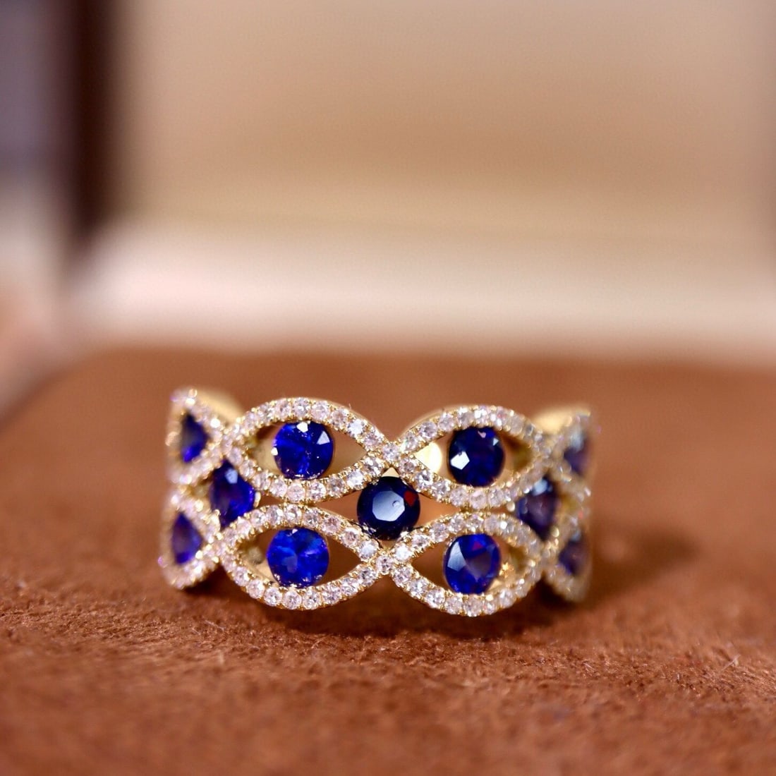 14k Gold 1.61 Ctw Vivid Blue Natural Sapphire & Diamond Ring: Ref:230940123 // gold content:14k gold // ring size:7. 25us // // main gemstone:sapphire // shape:round // carat weight:1. 30ct // color:vivid blue // treatment:natural // cut grade:g // // adjacent g