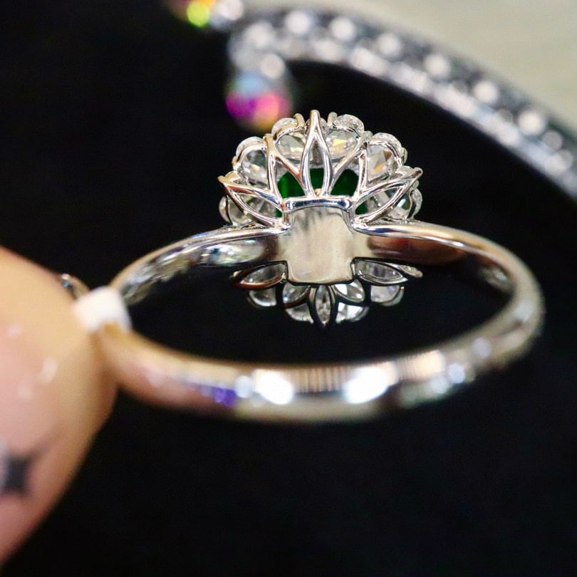 14k Gold 1.39 Ctw Vivid Green Natural Emerald & Diamond Ring - 4