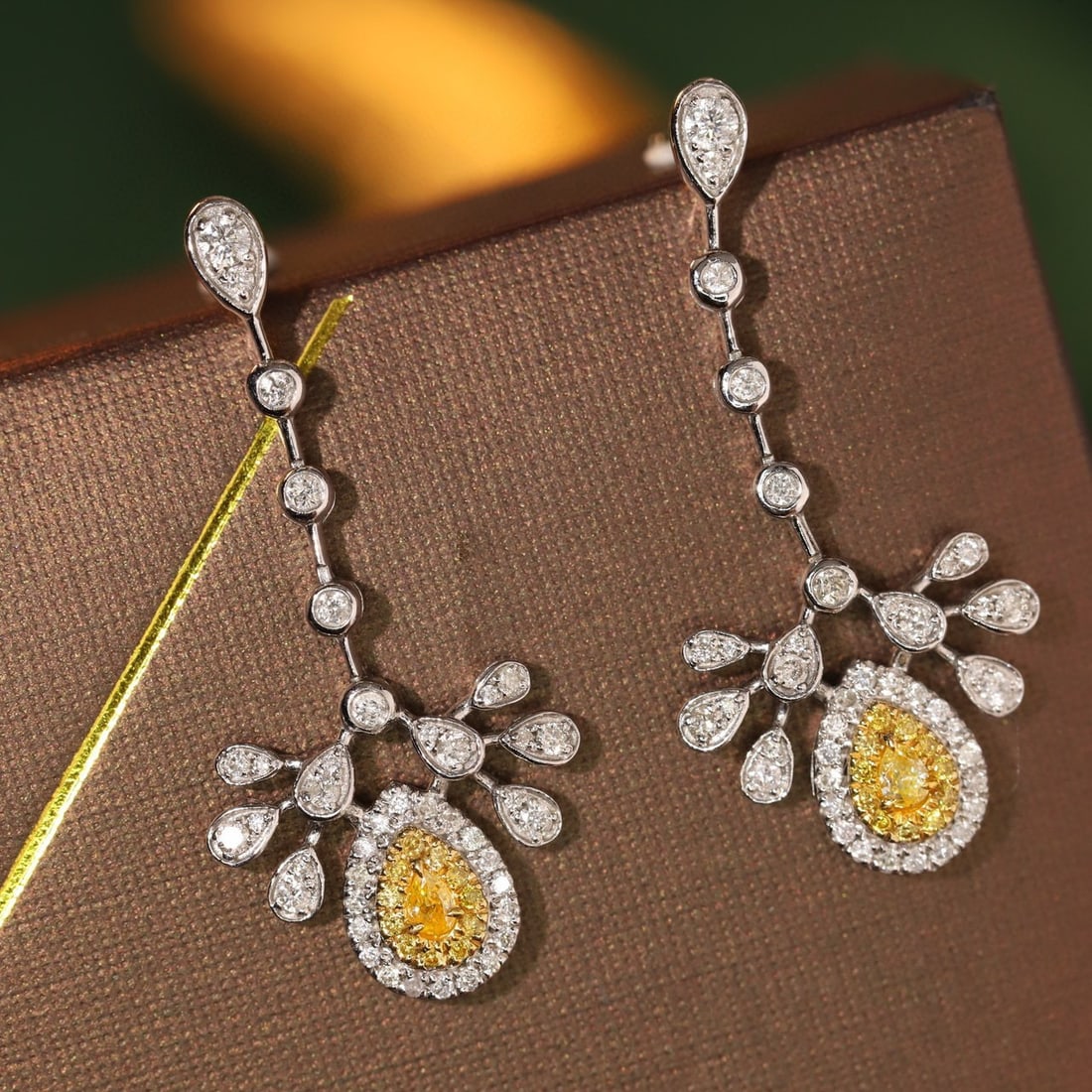 14k Gold 0.8 Ct Natural Color Diamond Earrings - 2