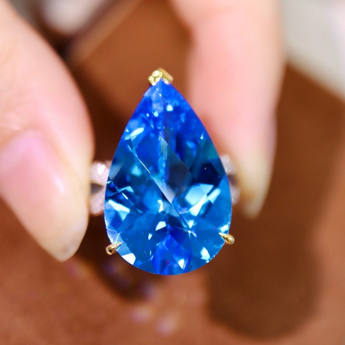 14k Gold 16.94 Ctw Natural Topaz & Diamond Ring - 4